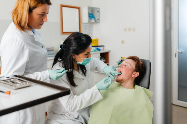 Best Broken or Cracked Tooth Emergency Dentist in Golden Glades, FL